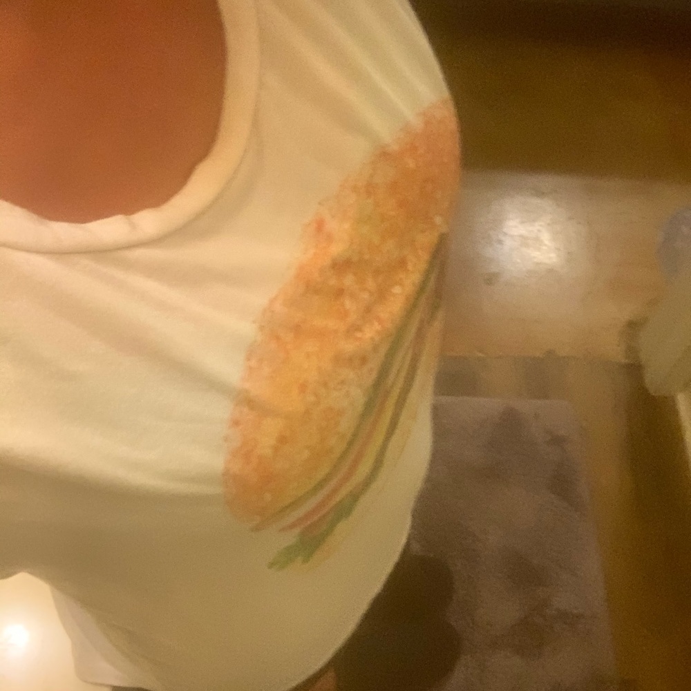 NEW LISTING‼️FIFTH SUN Burger Tee